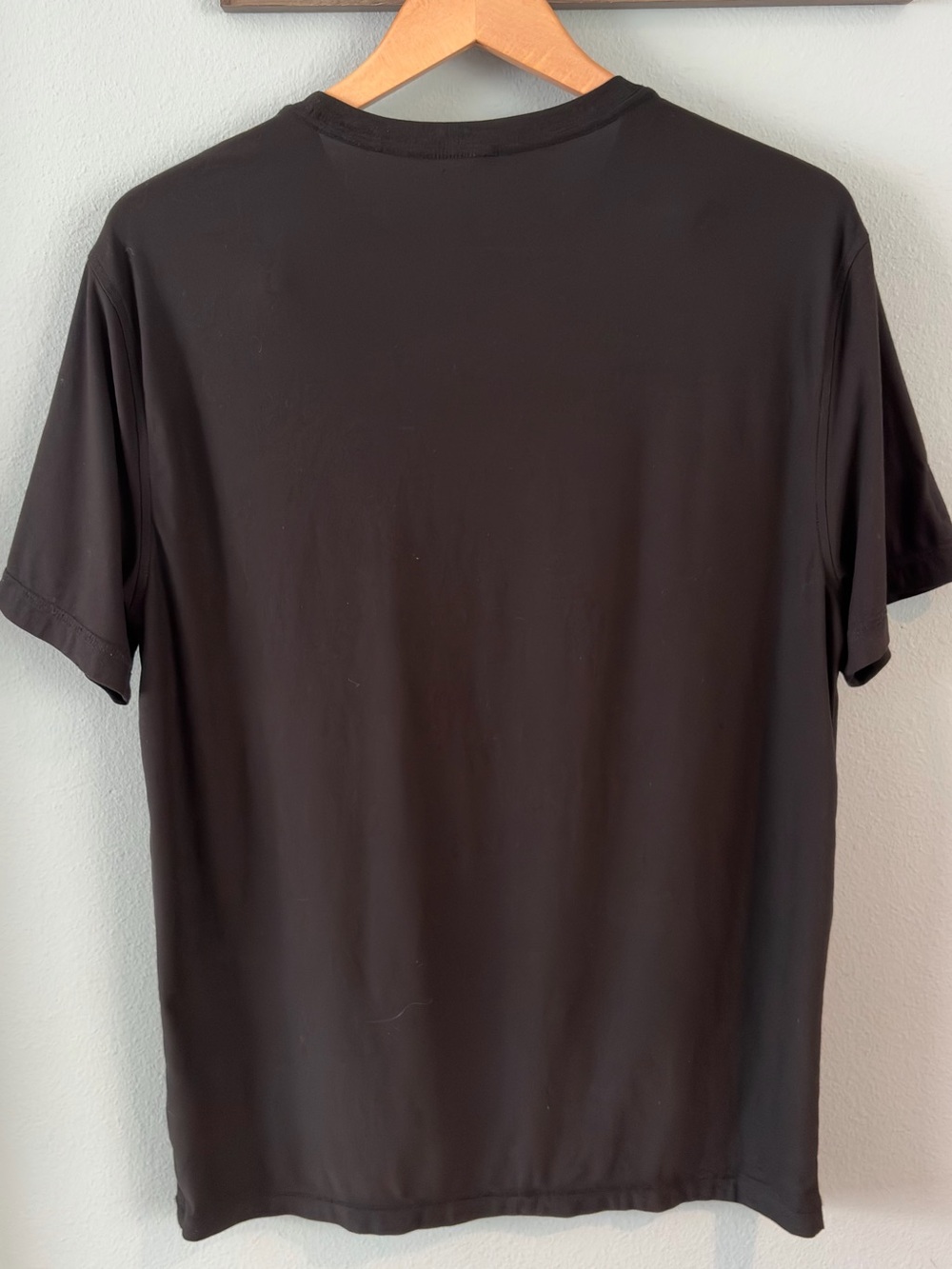 Vuori Men’s Strato Tech Black Short-Sleeve Crew Tee M - Picture 4 of 6
